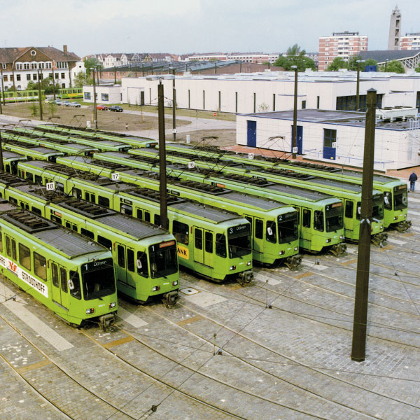 Grüne_Bahn_2_by_uestra_Archiv_4c