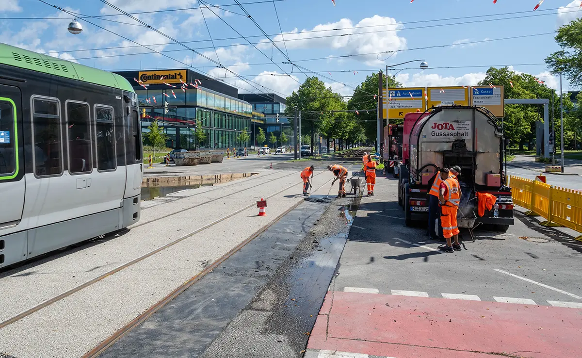 Gleisarbeiten auf der Hans-Böckler-Allee